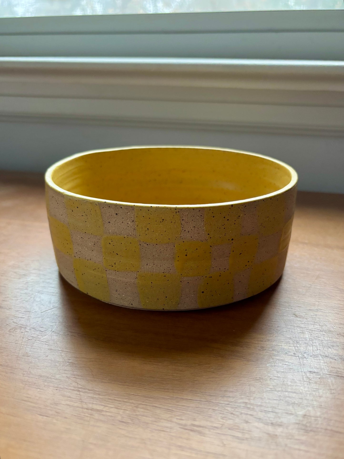 dog bowl - yellow checker