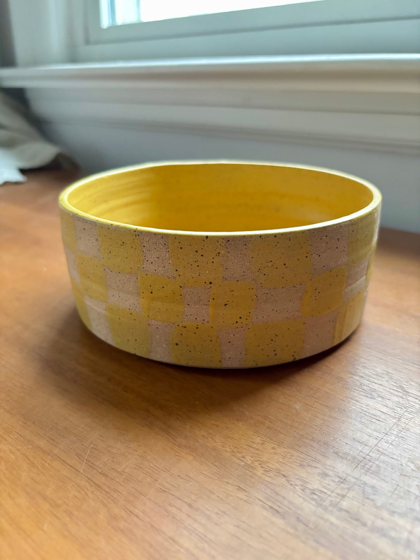 dog bowl - yellow checker