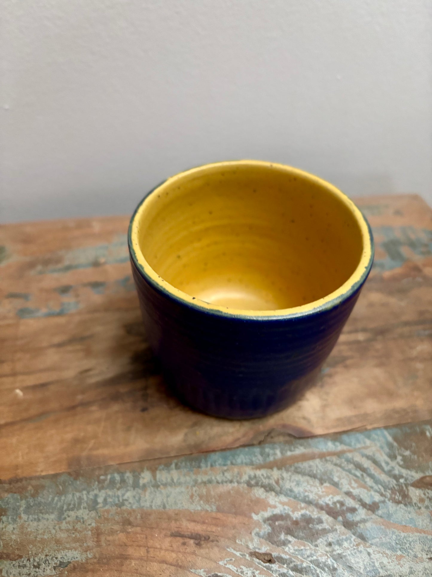 small cups - yellow and blue