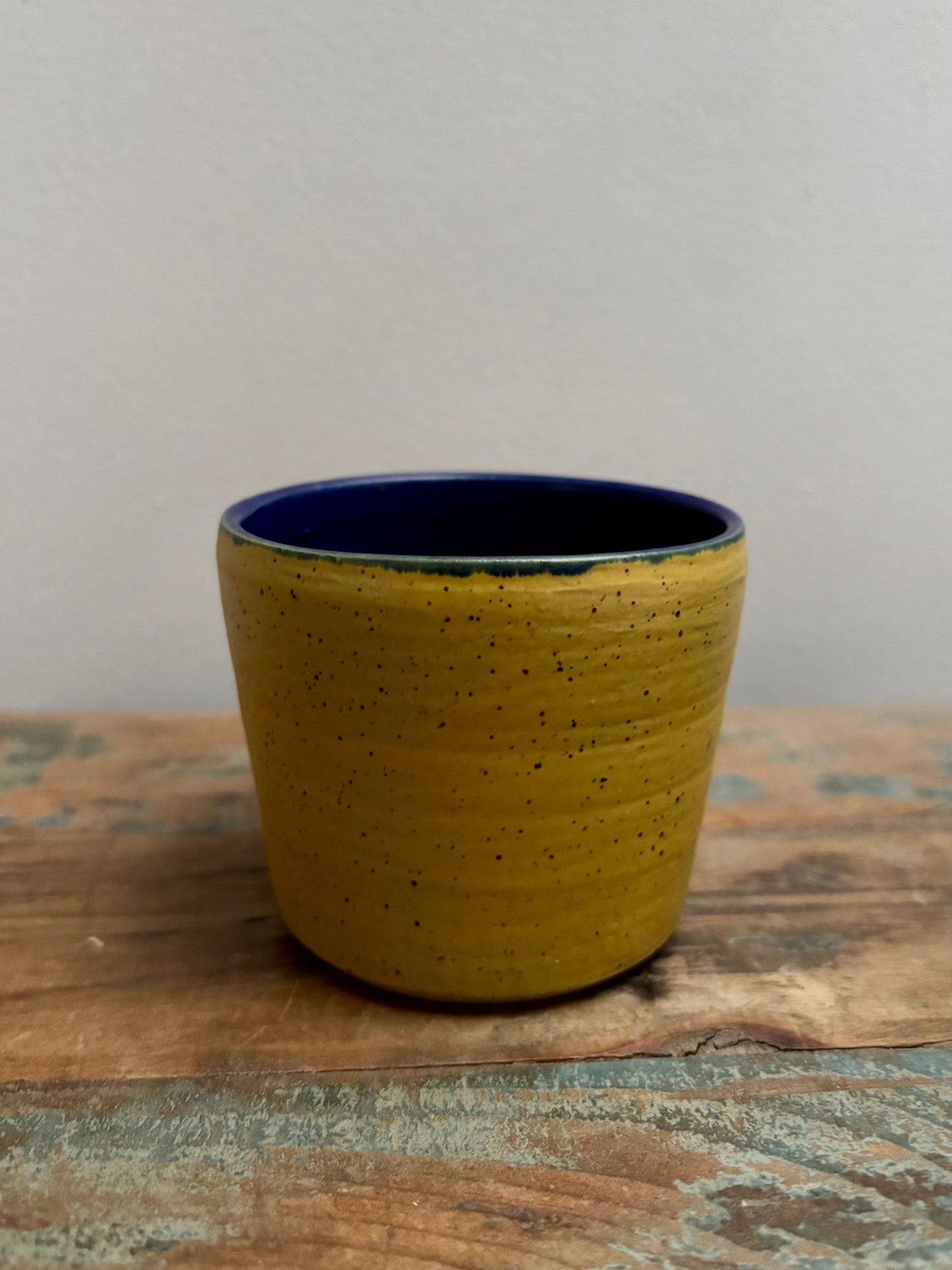 small cups - yellow and blue